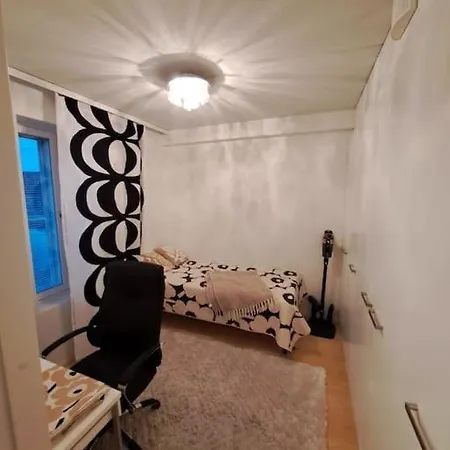 Luksuskolmio Jaervinaekoealalla *