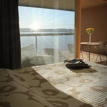 Luksuskolmio Jaervinaekoealalla *