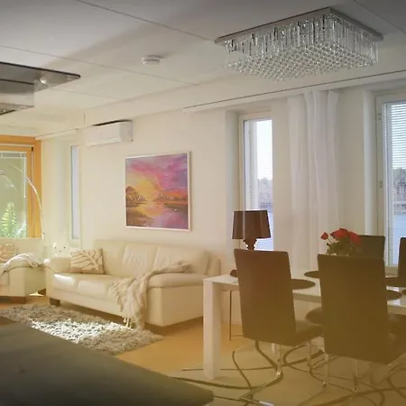 Luksuskolmio Jaervinaekoealalla Jyväskylä