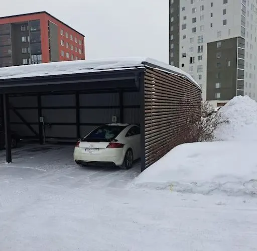 Luksuskolmio Jaervinaekoealalla *